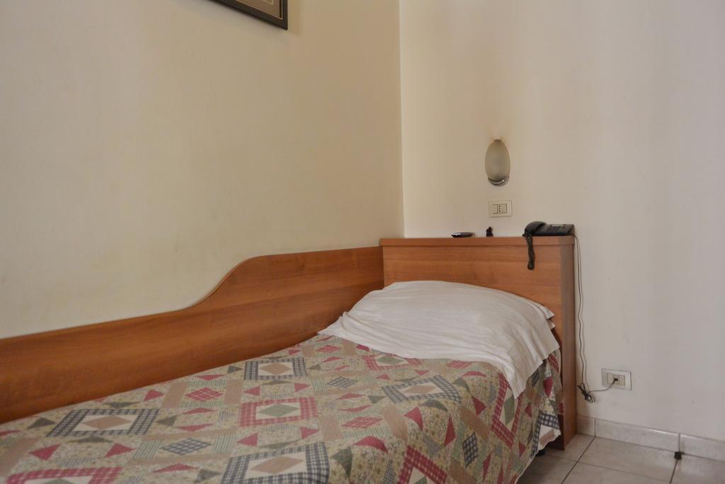Hotel Oriente Milano Ngoại thất bức ảnh